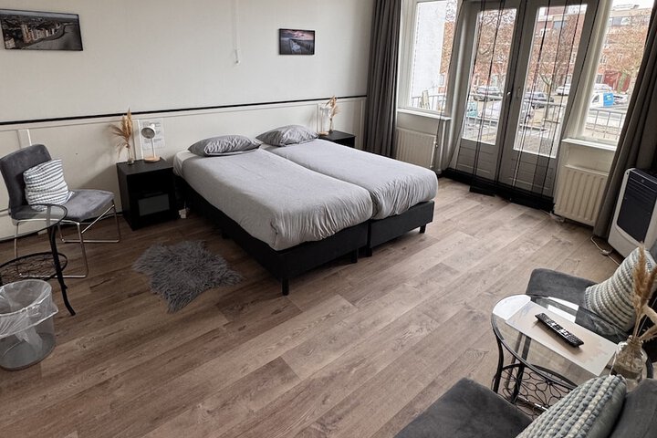 Room 15 of 38