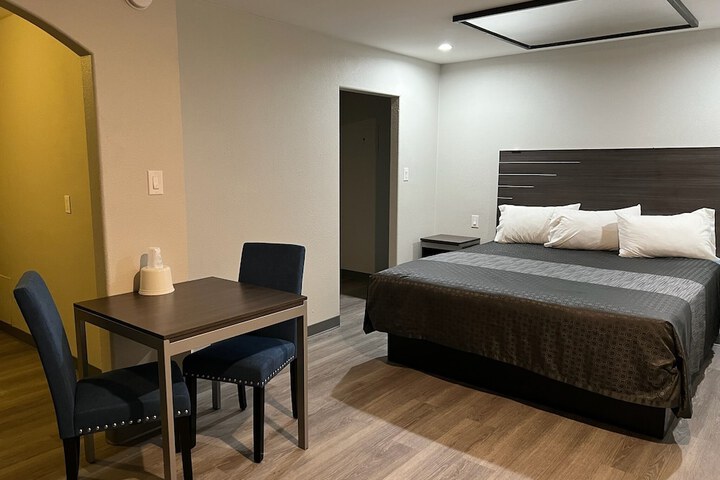 Room 3 of 42