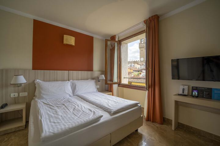 Room 6 of 31