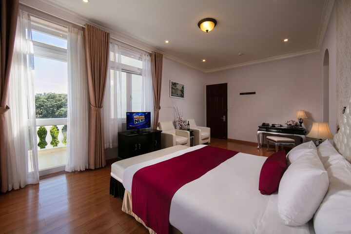 Room 15 of 77