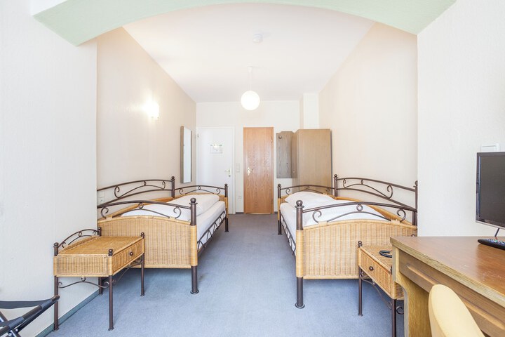 Room 19 of 48