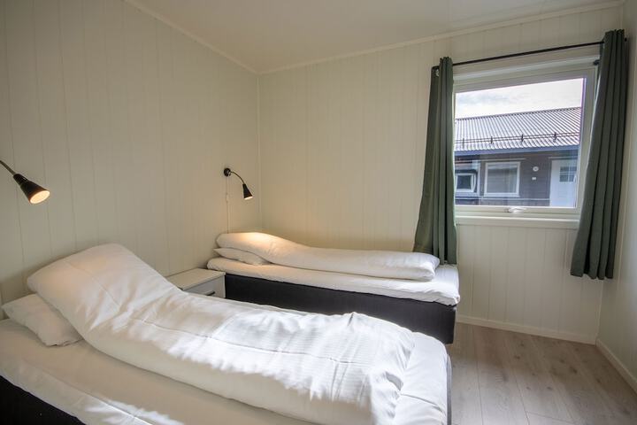 Room 3 of 60