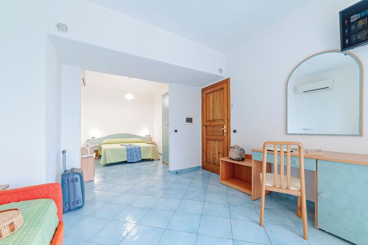 Room 3 of 63