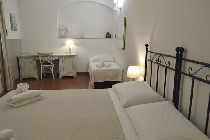 Room 34 of 60