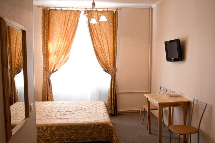 Room 10 of 21