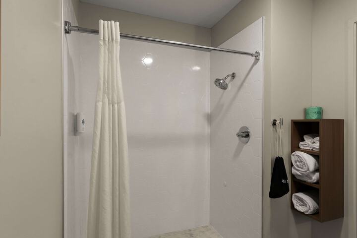 Room 7 of 34