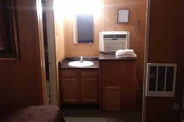 Room 18 of 28