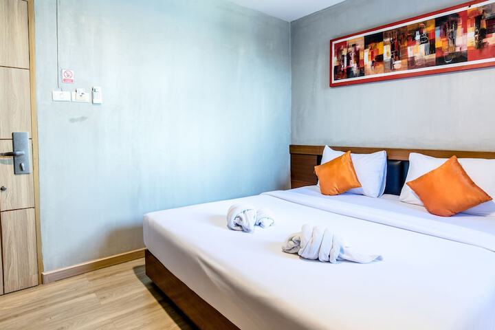 Room 8 of 30