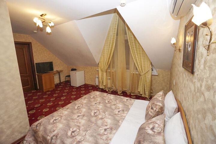 Room 9 of 147