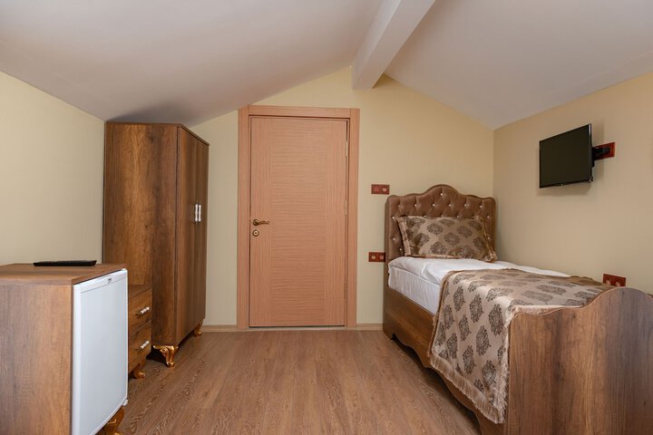 Room 19 of 35