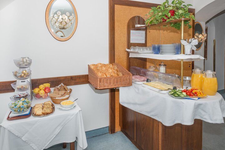 Breakfast/Coffee Service 37 of 48