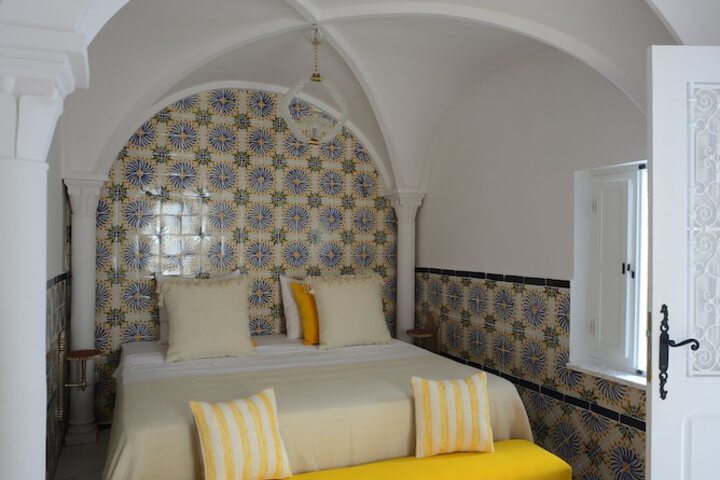 Room 16 of 72