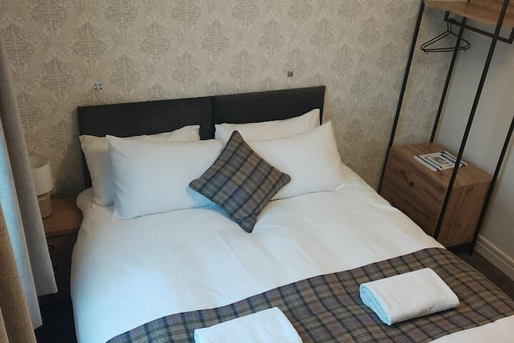 Room 8 of 25