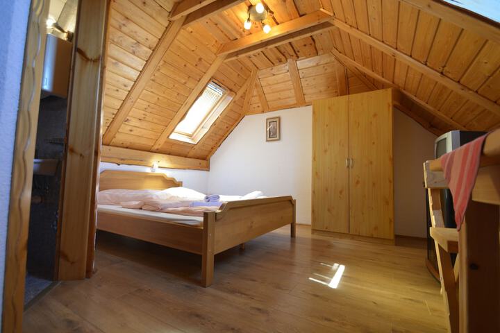 Room 25 of 27