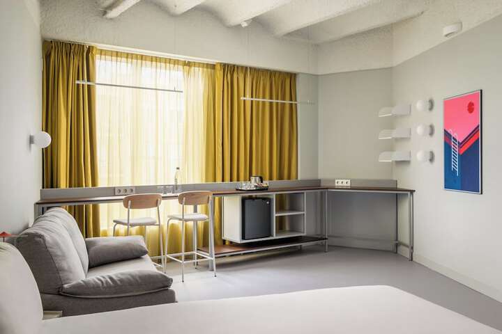 Room 3 of 67