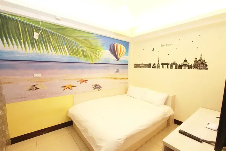 Room 4 of 24