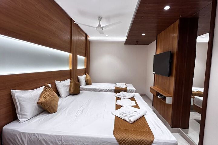 Room 11 of 23