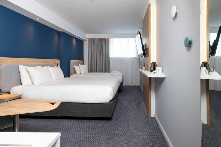Room 21 of 83