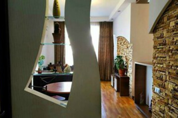 Room 30 of 82