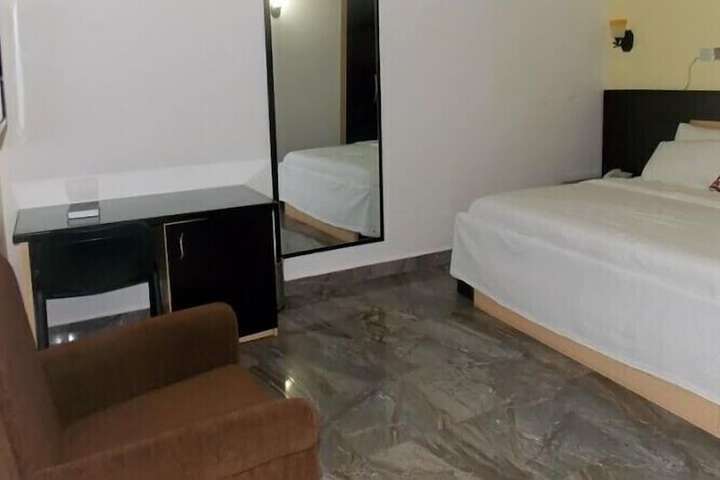 Room 6 of 39