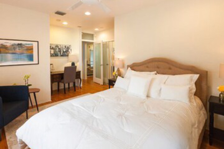 Room 16 of 18
