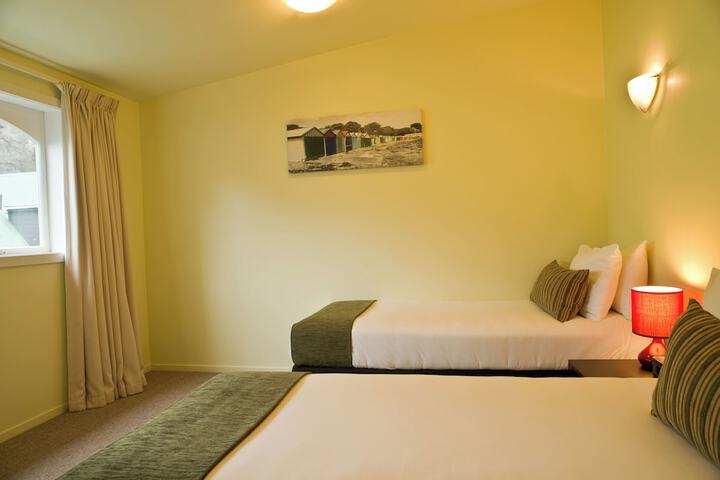 Room 10 of 21