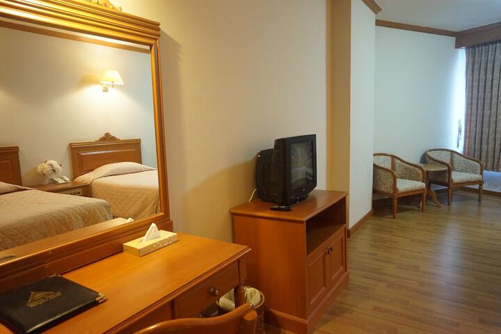 Room 22 of 36