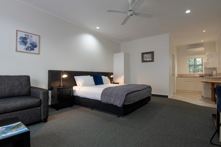 Room 8 of 40
