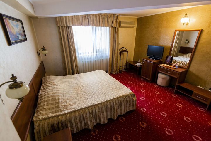 Room 9 of 78