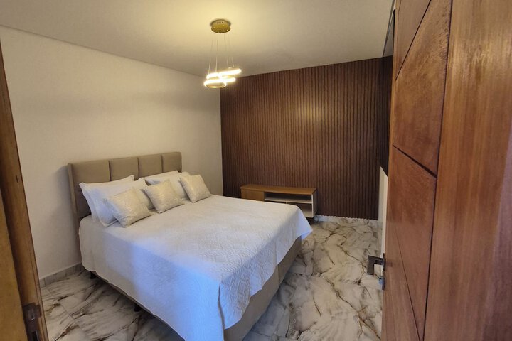 Room 12 of 43