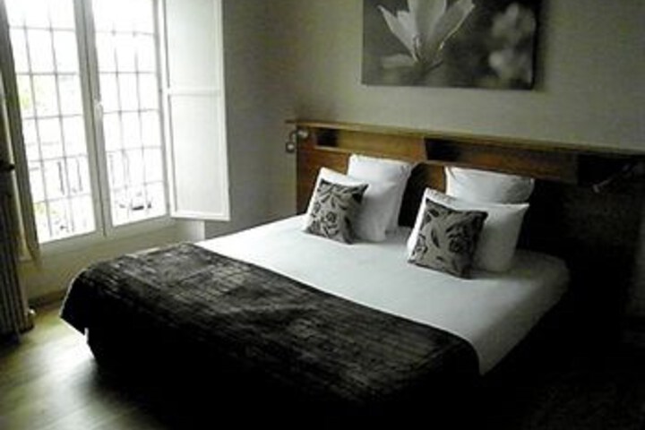 Room 6 of 25
