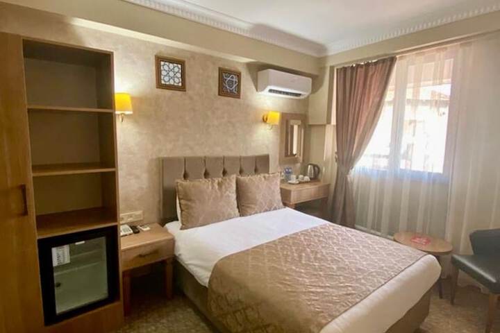 Room 43 of 113