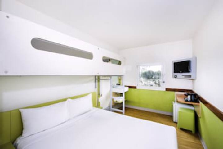Room 19 of 93