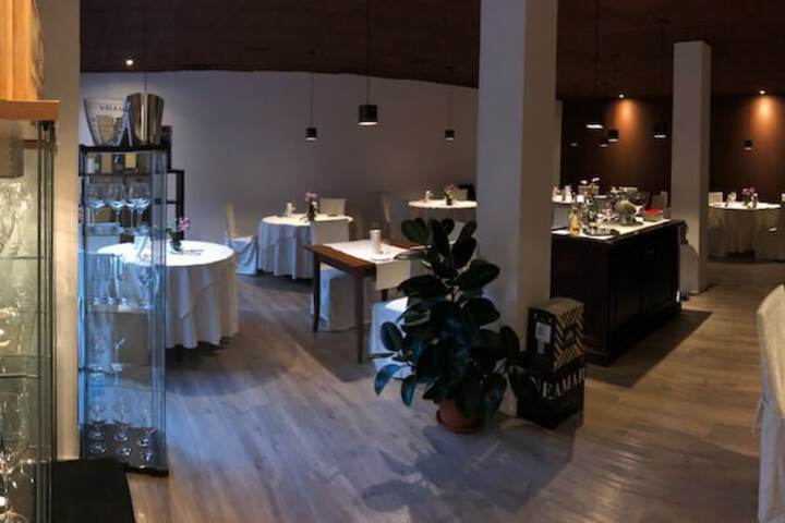 Dining Photos
