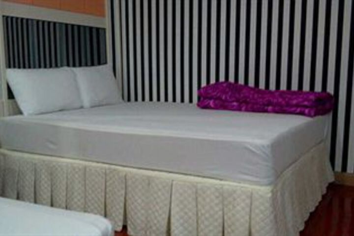 Room 46 of 80