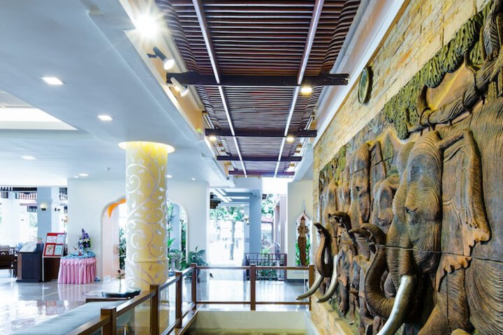 Hotel Lobby