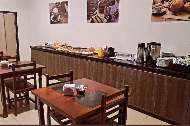 Breakfast/Coffee Service 11 of 20