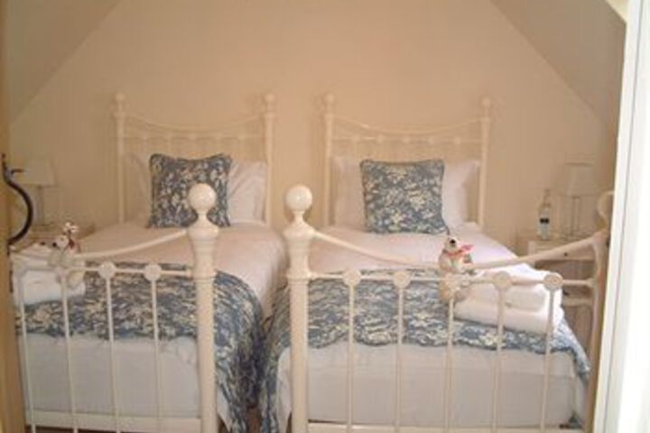 Room 5 of 13