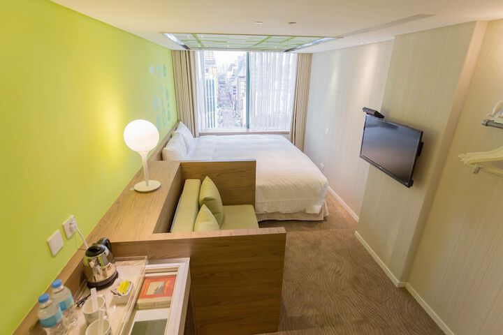 Room 114 of 171