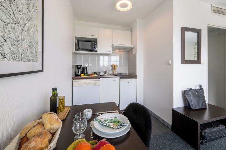 Private kitchenette