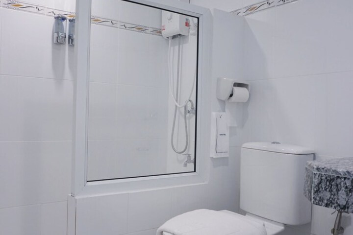 Room 35 of 48