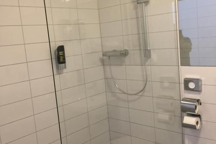 Room 12 of 22
