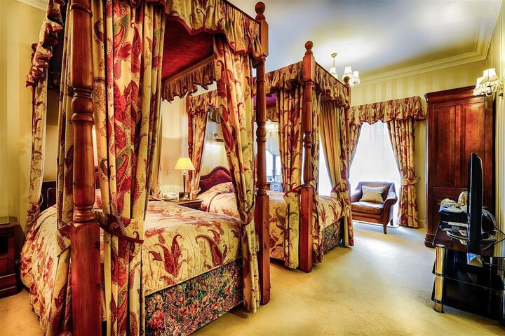 Room 26 of 80