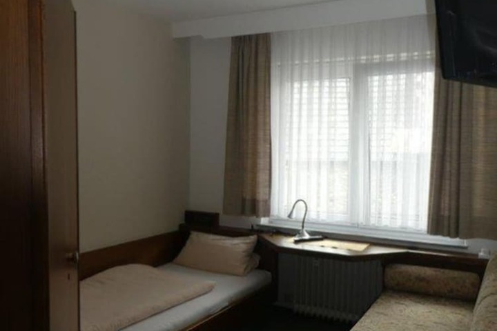 Room 3 of 22
