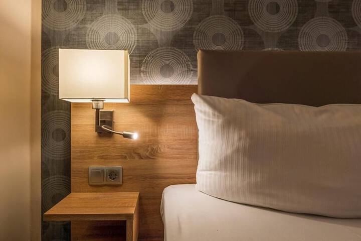 Room 11 of 31