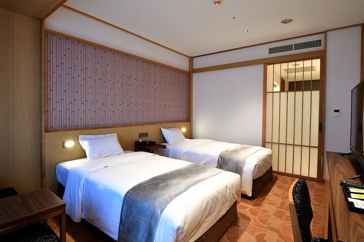 Room 9 of 73