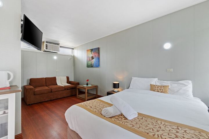 Room 16 of 60