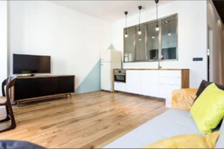 Room 3 of 8