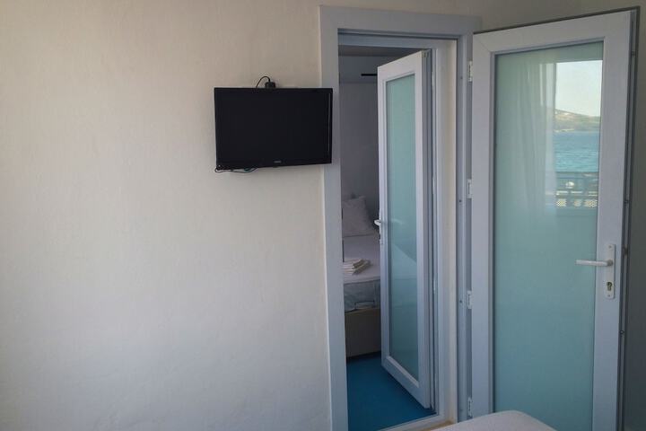 Room 5 of 51