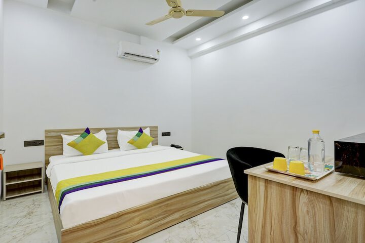 Room 26 of 38